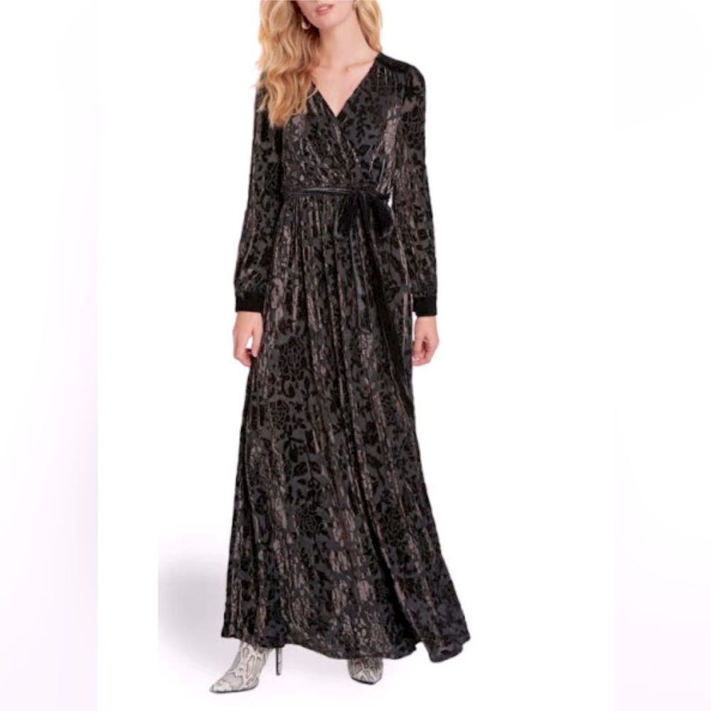 MODCLOTH Timeless touch Burnout Velvet Long-Sleeve V-Neck Maxi dress - Size 3X